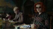 Dark.Shadows.2012.黑暗阴影.双语字幕.HR-HDTV.AC3.1024X576-人人影视制作