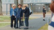 只能亲吻不幸同学了
