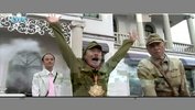 举起手来