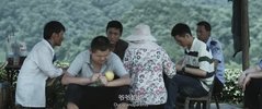 夹缝之间2023